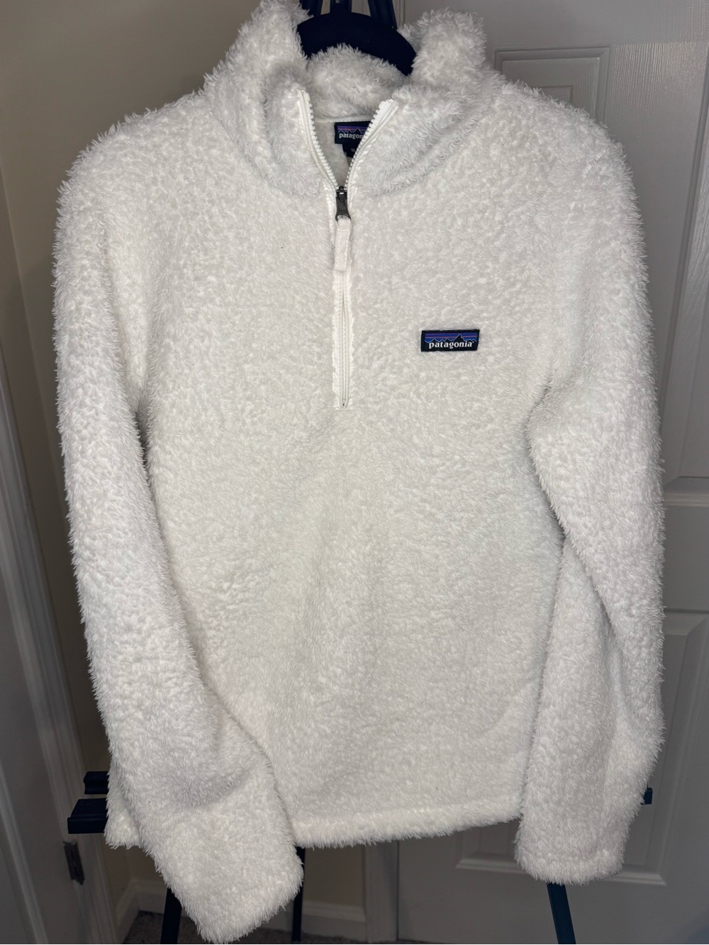 Patagonia Women's White Fuzzy Quarter-Zip Pullover
